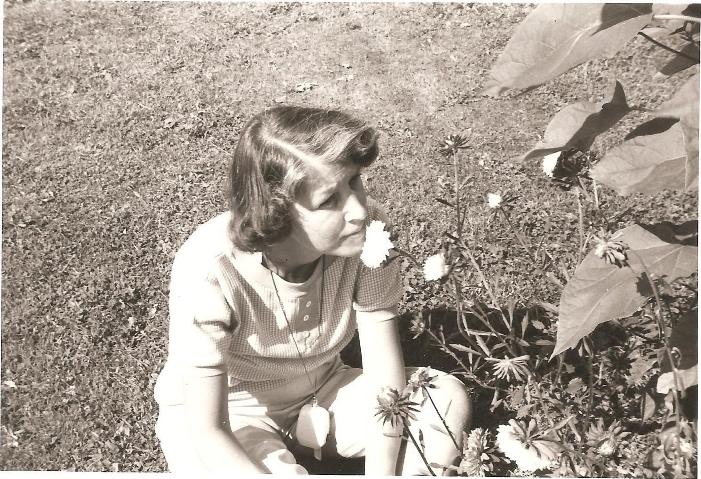 photo indiv - Isabel Muriel McArthur 1920-2011 c.jpg